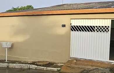 Imagem: A casa em condomínio possui 3 Dormitórios, 2 Banheiros, 3