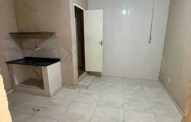 Imagem: A casa possui 1 Dormitório, 1 Banheiro e está localizado