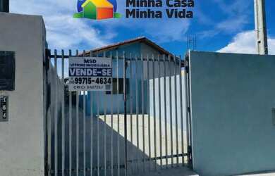 Imagem: A casa possui 1 Dormitório, 1 Banheiro, 1 Vaga na garagem