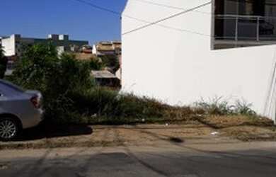 Imagem: O terreno possui 360m² de Área, Imóvel novo e está localizado