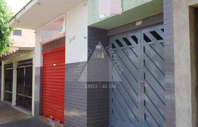 Imagem: A casa possui 2 Dormitórios, 3 Banheiros, 2 Vagas na garagem