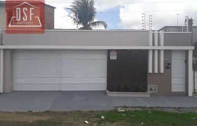 Imagem: A casa possui 2 Dormitórios, 2 Banheiros, 2 Vagas na garagem