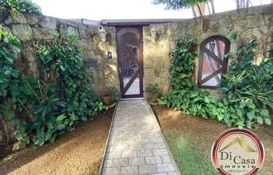 Imagem 3: Casa de Alto Padrão, Vila Santista, lazer com piscina e campo de futebol