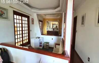 Imagem: A casa possui 5 Dormitórios, 5 Banheiros, 4 Vagas na garagem