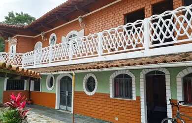 Imagem: A kitnet possui 2 Dormitórios, 2 Banheiros, 100m² de Área