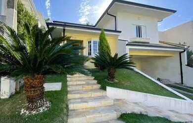 Imagem: A casa em condomínio possui 3 Dormitórios, 4 Banheiros, 2