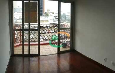 Imagem: O apartamento possui 1 Dormitório, 1 Banheiro, 1 Vaga na garagem