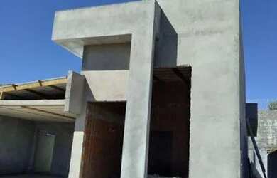 Imagem: A casa em condomínio possui 3 Dormitórios, 1 Banheiro, 2 Vagas