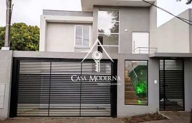 Imagem: A casa possui 2 Dormitórios, 2 Banheiros, 4 Vagas na garagem