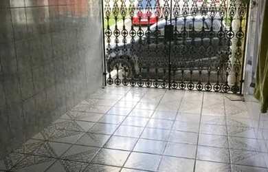 Imagem: O apartamento possui 3 Dormitórios, 1 Banheiro, 1 Vaga na garagem