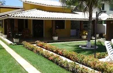 Imagem: A casa em condomínio possui 4 Dormitórios, 1 Banheiro, 3 Vagas