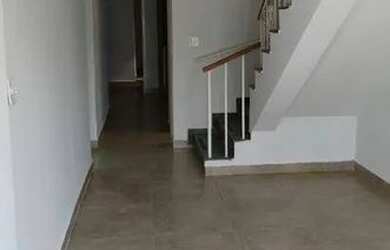 Imagem: O depósito possui 4 Vagas na garagem, 222m² de Área e está