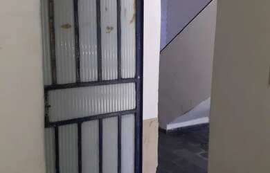 Imagem 2: Alugo Quarto com banheiro e móveis