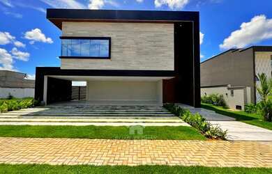 Imagem: A casa em condomínio à venda possui 4 Dormitórios, 5 Banheiros