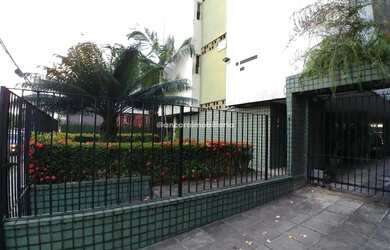 Imagem: O apartamento possui 3 Dormitórios, 1 Banheiro, 1 Vaga na garagem