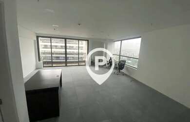 Imagem: O depósito possui 1 Vaga na garagem e 57m² de Área e está