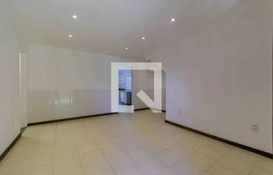 Imagem: A casa possui 3 Dormitórios, 2 Banheiros e 120m² de Área