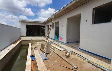 Imagem: A casa em condomínio possui 3 Dormitórios, 4 Banheiros, 4