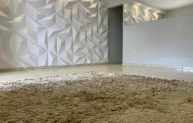 Imagem: A casa possui 1 Dormitório, 1 Banheiro, 2 Vagas na garagem