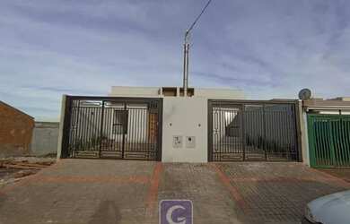 Imagem: A casa possui 3 Dormitórios, 3 Banheiros, 2 Vagas na garagem