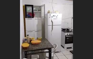 Imagem: A casa possui 2 Dormitórios, 1 Banheiro, 1 Vaga na garagem