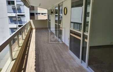 Imagem 3: Leblon, Condomínio de Luxo, Varandão, 3 qartos, Reformado , 3 Vagas