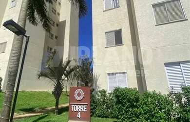 Imagem: O apartamento possui 2 Dormitórios, 1 Banheiro, 2 Vagas na