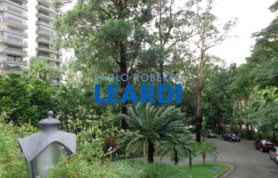 Imagem: O apartamento possui 4 Dormitórios, 5 Banheiros, 4 Vagas na