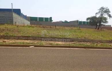 Imagem: O terreno possui 300m² de Área e está localizado em Fazenda