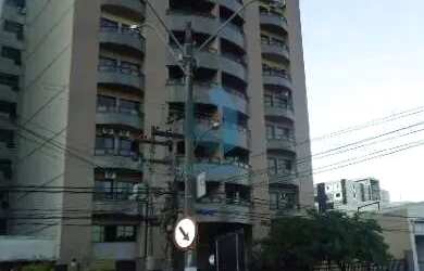 Imagem: O apartamento possui 3 Dormitórios, 1 Banheiro, 2 Vagas na