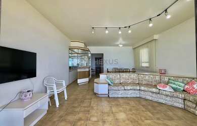 Imagem 6: Apartamento alto padrão reformado frente mar com varanda e lazer na Praia...