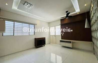 Imagem: A casa possui 3 Dormitórios, 4 Banheiros, 4 Vagas na garagem