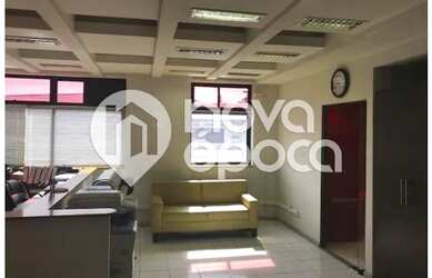 Imagem: O depósito possui 1 Vaga na garagem e 162m² de Área e está