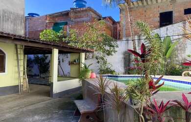 Imagem 16: Casarão em Rio das ostras e 2 ap em cima e 2 lojas na frente