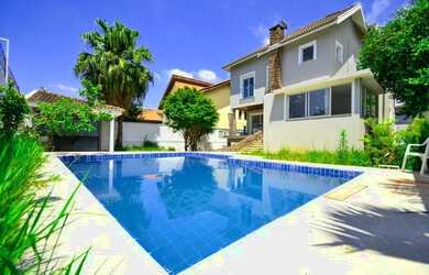 Imagem: A casa em condomínio possui 3 Dormitórios, 5 Banheiros, 2