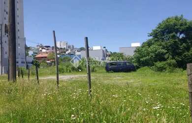 Imagem: O terreno possui 371m² de Área e está localizado em Kayser