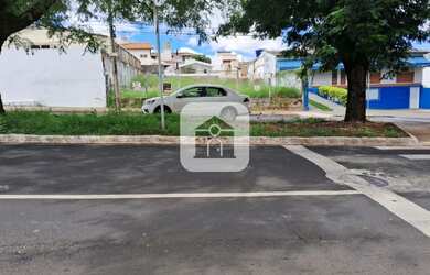 Imagem: O terreno possui 690m² de Área e está localizado em Centro