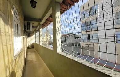 Imagem 7: Casa triplex com churrasqueira e piscina em Novo México