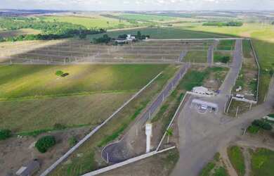 Imagem: O terreno possui 200m² de Área e está localizado em Centro