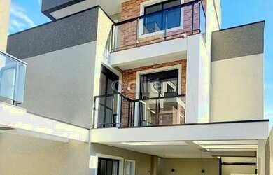 Imagem: A casa em condomínio possui 4 Dormitórios, 4 Banheiros, 2