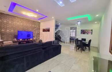 Imagem: A casa possui 3 Dormitórios, 3 Banheiros, 1 Vaga na garagem