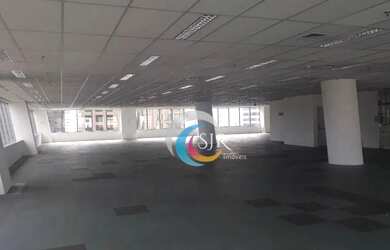 Imagem: O depósito possui 5 Vagas na garagem, 497m² de Área e está