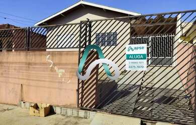 Imagem: A casa possui 2 Dormitórios, 2 Banheiros, 1 Vaga na garagem