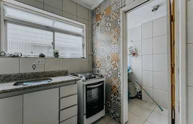 Imagem: O apartamento possui 1 Dormitório, 2 Banheiros, 1 Vaga na garagem