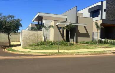 Imagem: A casa em condomínio possui 3 Dormitórios, 2 Banheiros, 175m²