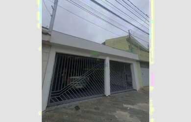 Imagem: A casa possui 2 Dormitórios, 2 Banheiros, 2 Vagas na garagem