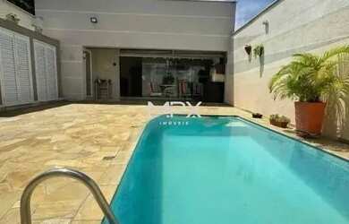 Imagem: A casa possui 2 Dormitórios, 3 Banheiros, 3 Vagas na garagem