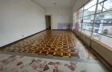 Imagem: O depósito para alugar possui e está localizado em Centro