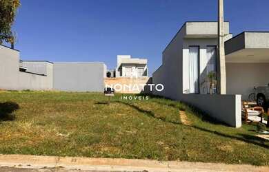 Imagem: O terreno possui 200m² de Área e está localizado em Vila