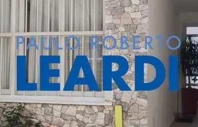 Imagem: A casa possui 2 Dormitórios, 3 Banheiros, 2 Vagas na garagem